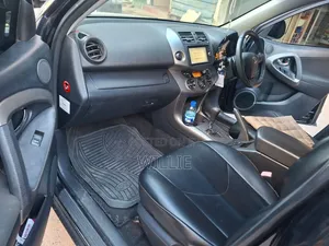 Toyota Vanguard 2012 Black