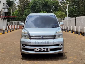 Toyota Voxy X 2WD 8-Seater 2006 Silver