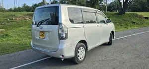 Toyota Voxy X 2WD 8-Seater 2011 Silver