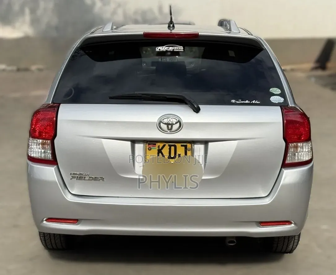 Toyota Corolla Fielder 2015 Silver