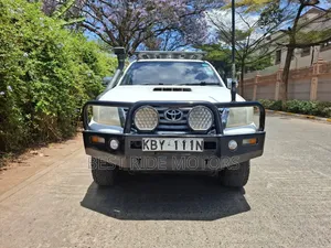 Toyota Hilux 3.0 D-4D 4x4 2015 White