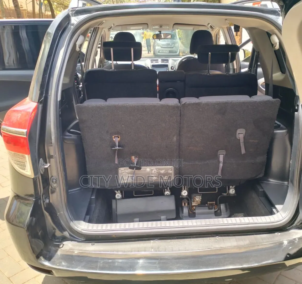 Toyota Vanguard 2012 Black