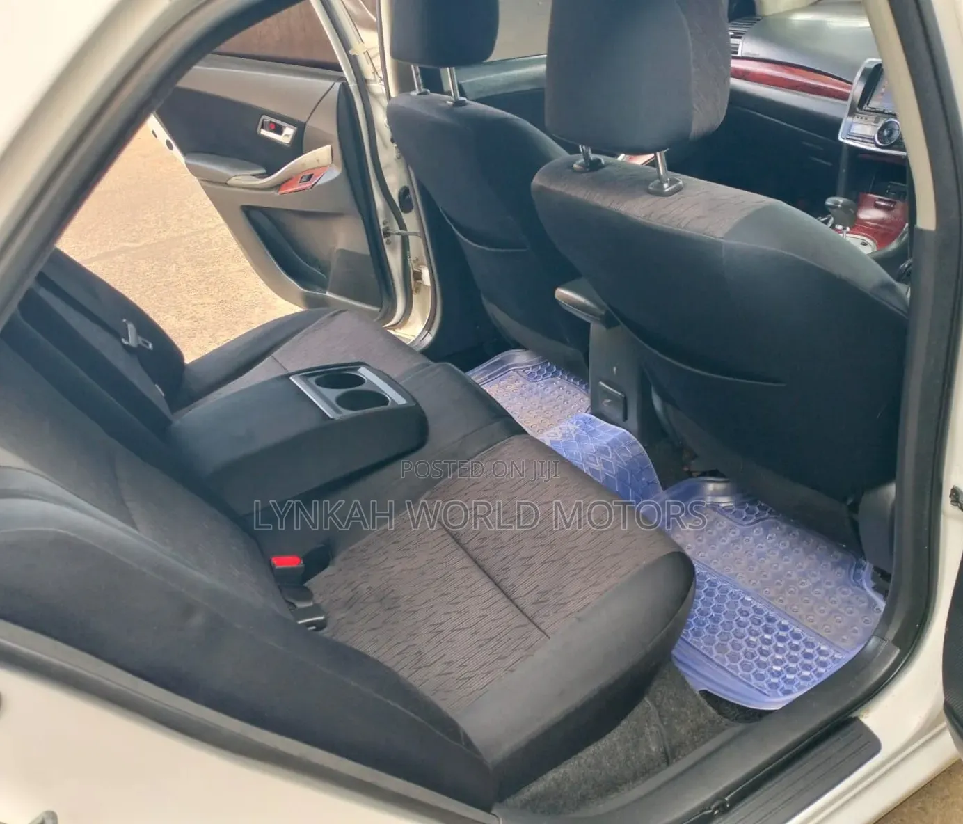 Toyota Allion 2010 Off white