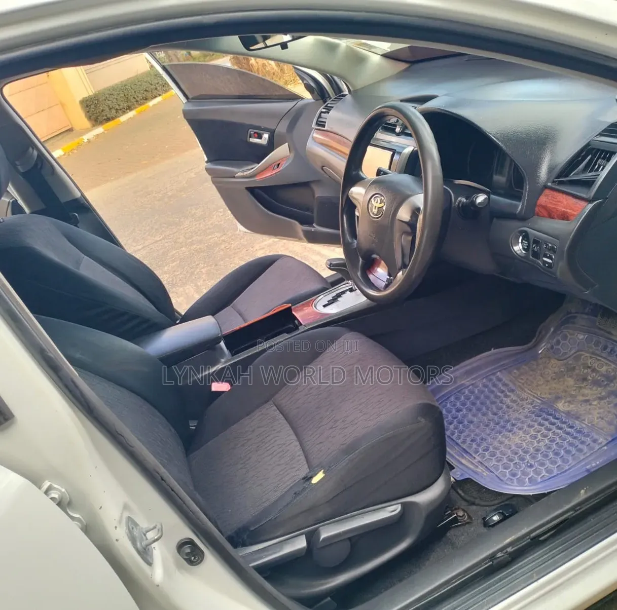 Toyota Allion 2010 Off white