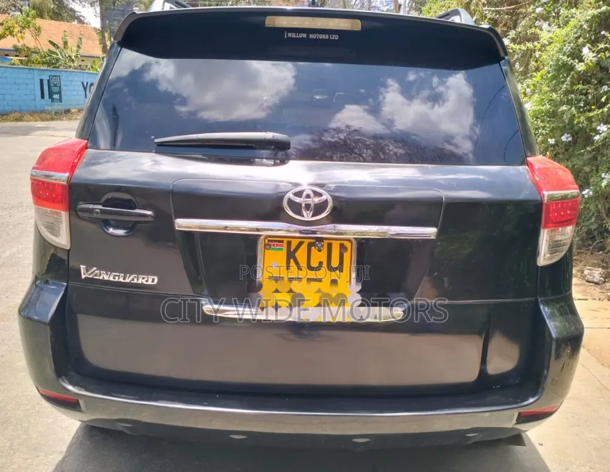 Toyota Vanguard 2012 Black