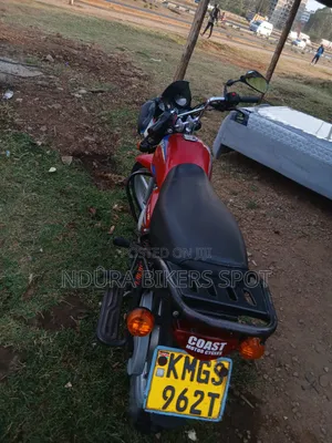 Bajaj Boxer 125 2025 Red