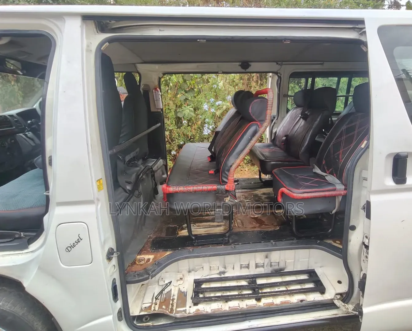 Toyota HiAce 2011 White