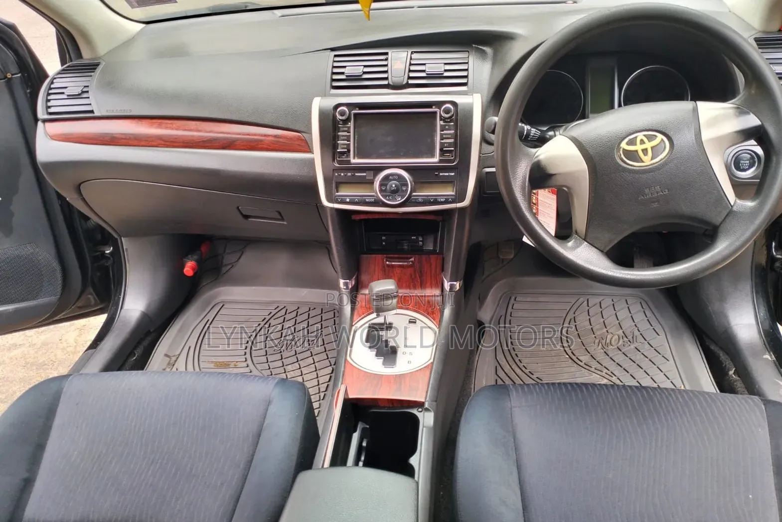Toyota Premio 2011 Maroon