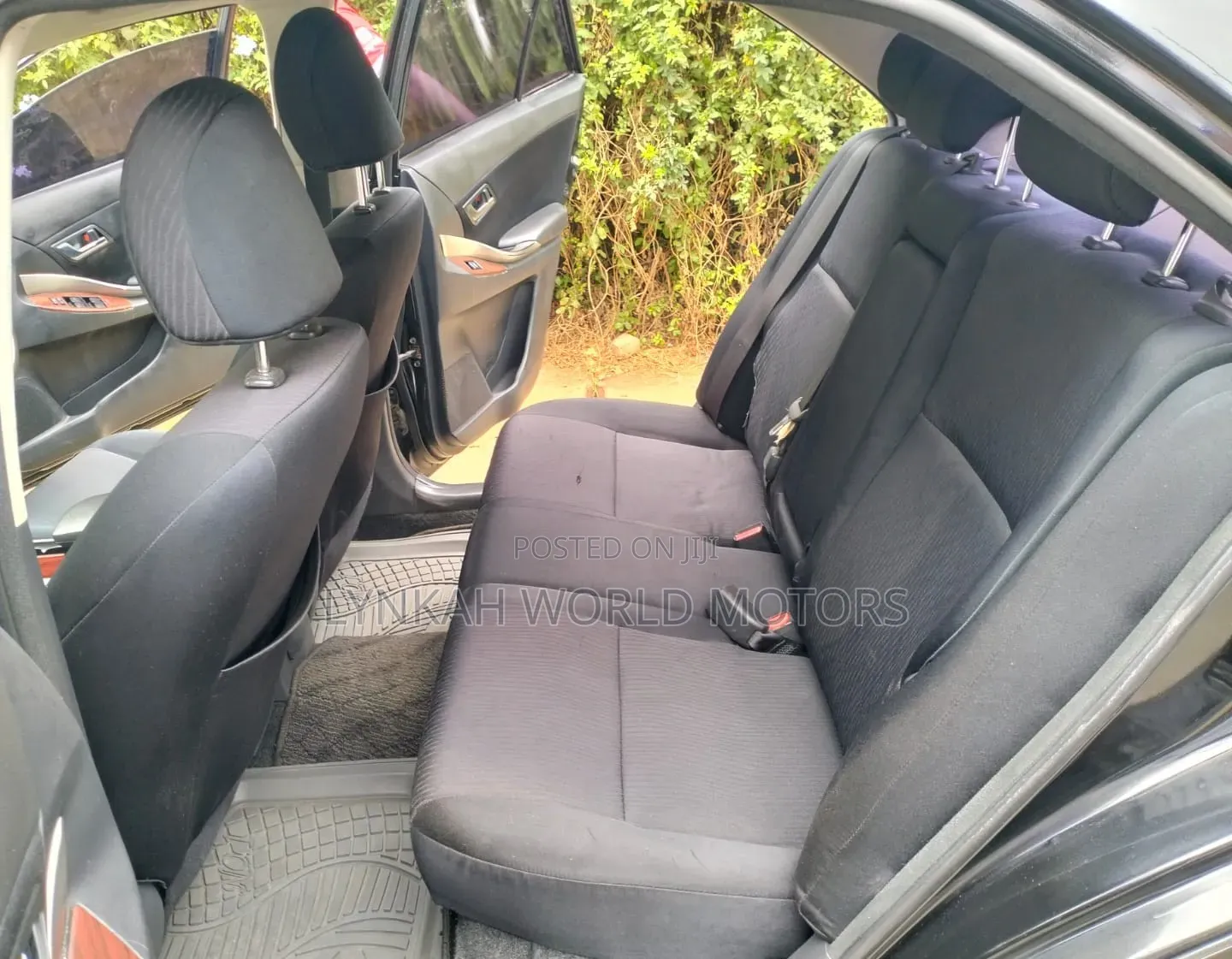 Toyota Premio 2011 Maroon