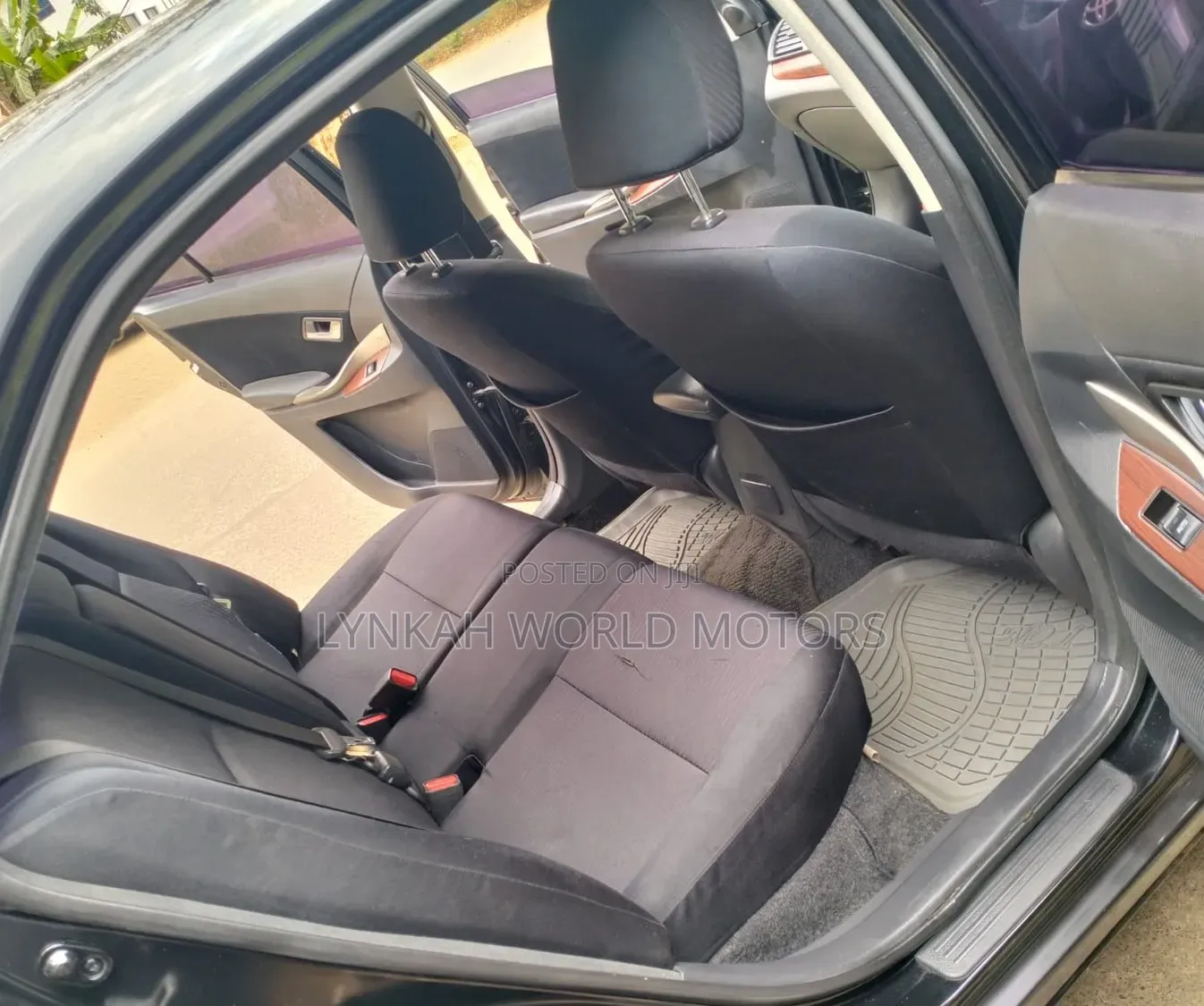 Toyota Premio 2011 Maroon