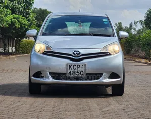Toyota Ractis 1.5 FWD 2011 Gray