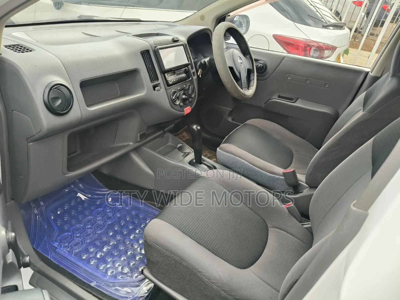 Nissan Advan 2009 White