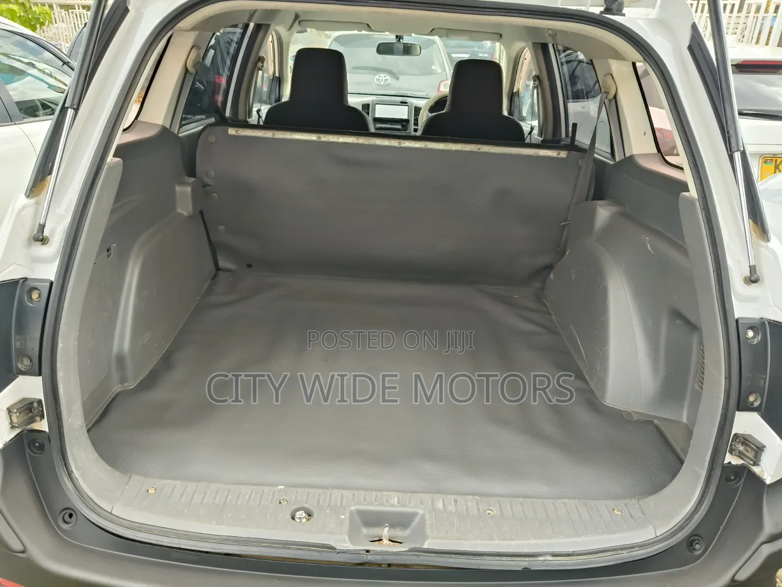 Nissan Advan 2009 White