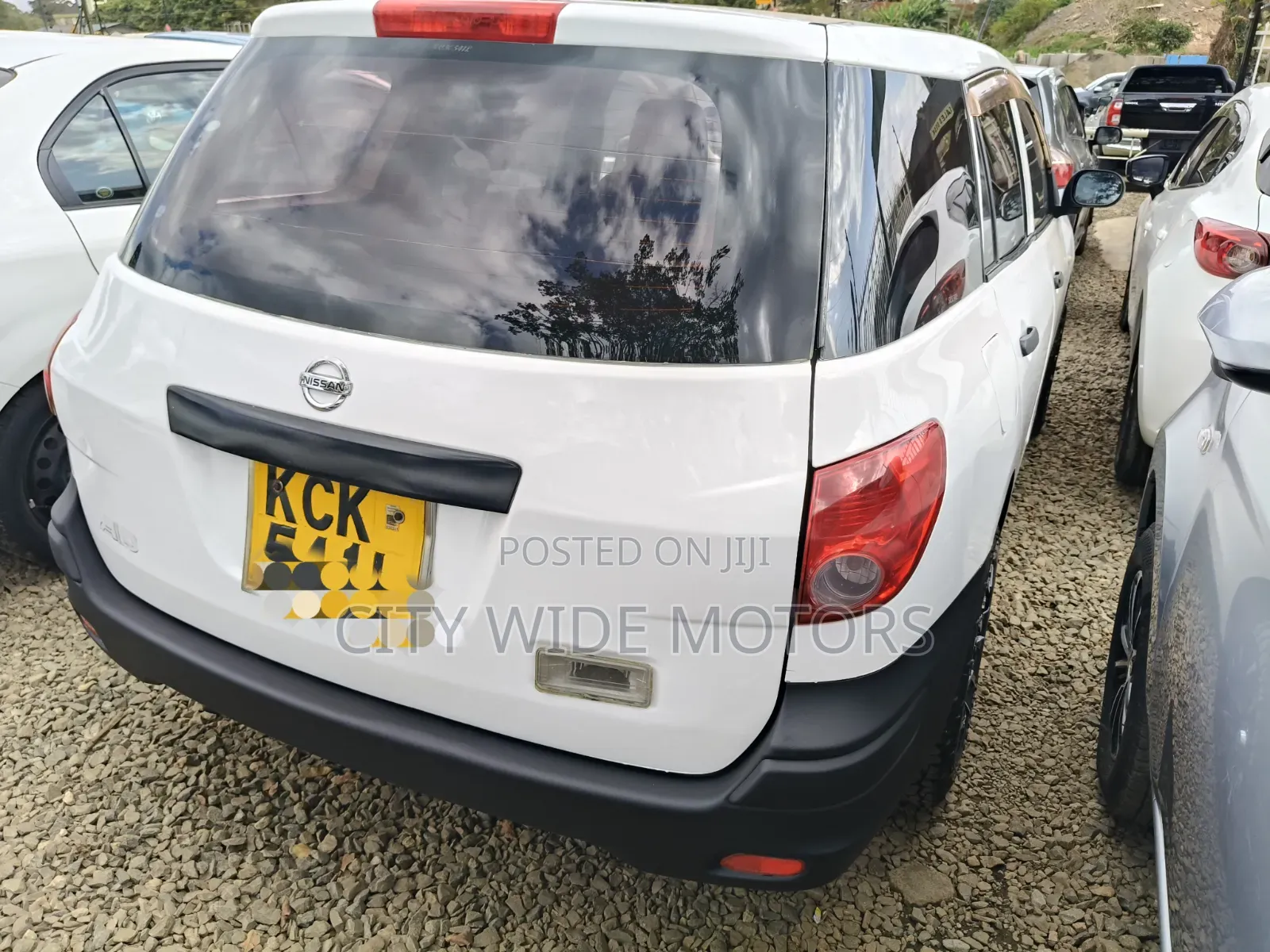 Nissan Advan 2009 White