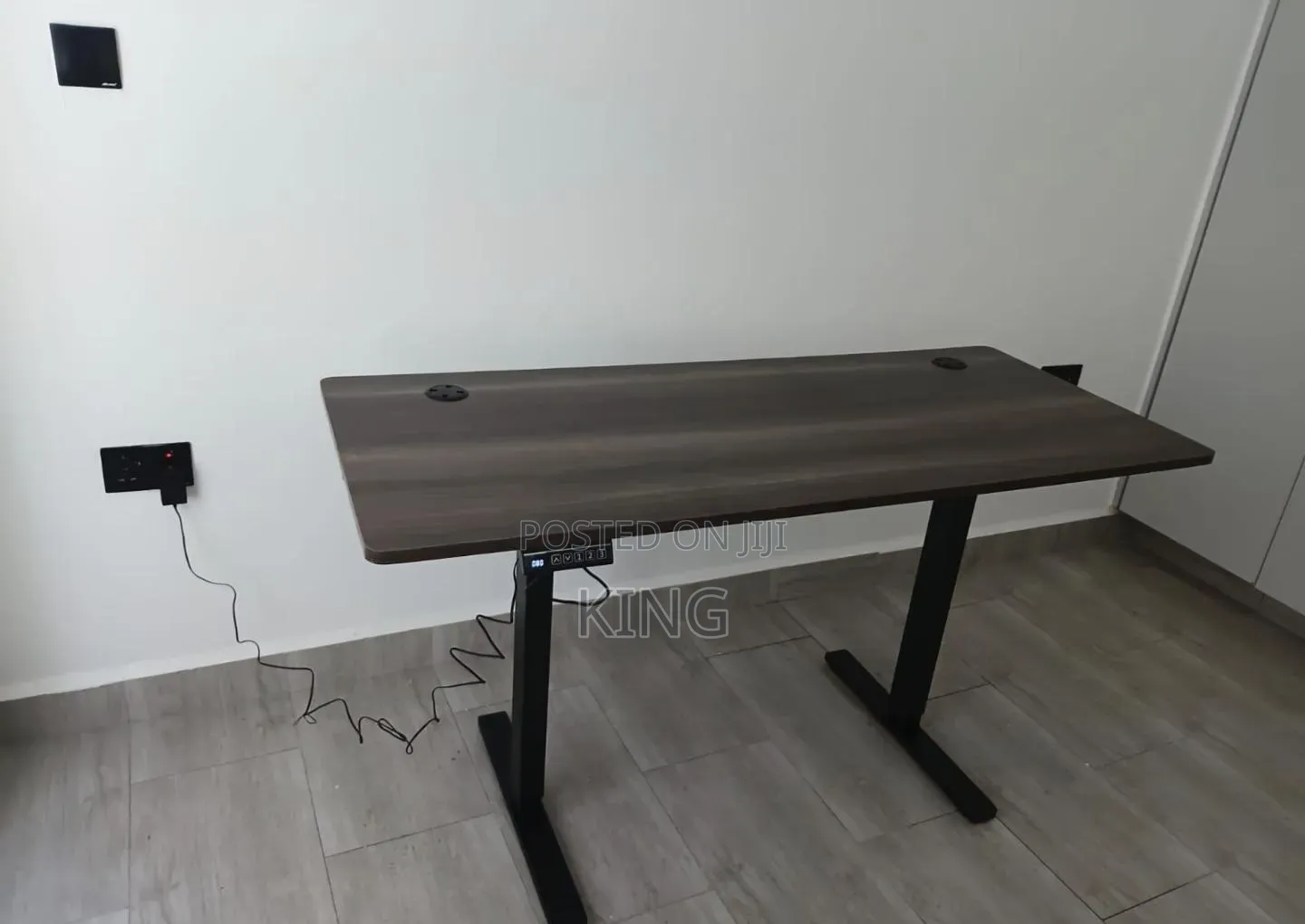 Reception Office Desk With Adjustable Height