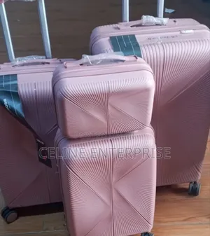 4-in-1 Suitcase Set – Modern Design With Ample Pack
