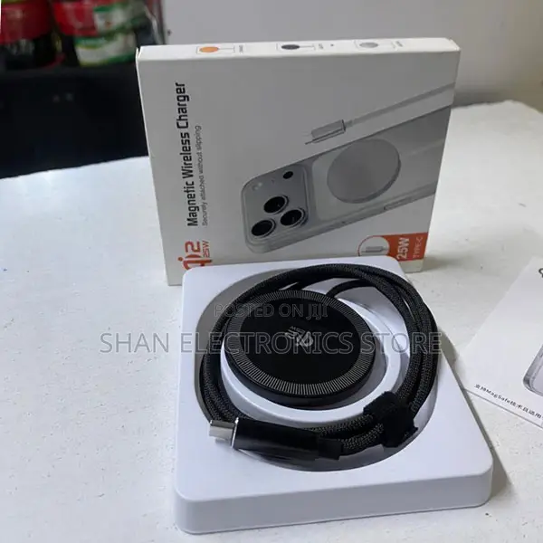 Q12 Portable Magnetic Phone Charging Disc With Type C Cable