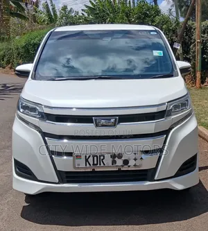 Toyota Noah 2.0 AWD (8 Seater) 2017 White