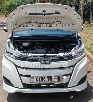 Toyota Noah 2.0 AWD (8 Seater) 2017 White