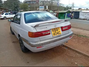 Toyota Corolla 2000 White