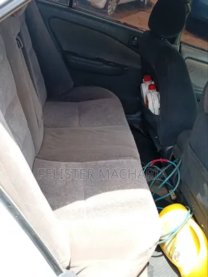 Toyota Corolla 2000 White