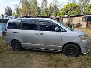Toyota Noah 2003 Silver