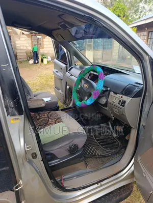 Toyota Noah 2003 Silver