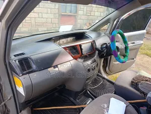 Toyota Noah 2003 Silver