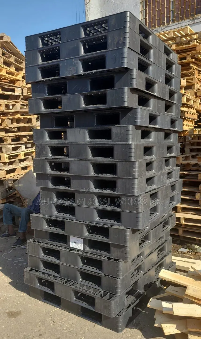 Commercial Plastic Pallets Grey