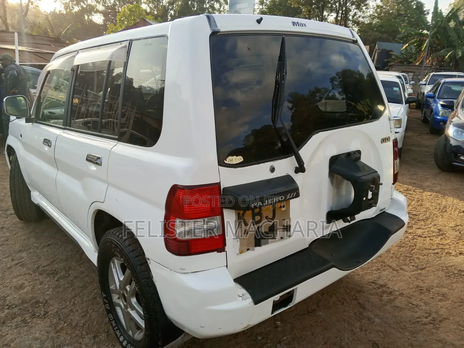 Mitsubishi Pajero 2001 White