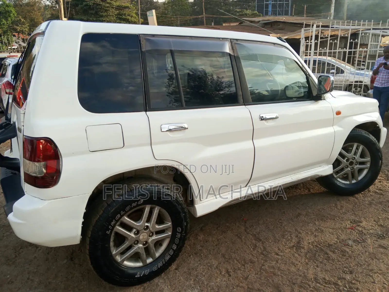 Mitsubishi Pajero 2001 White