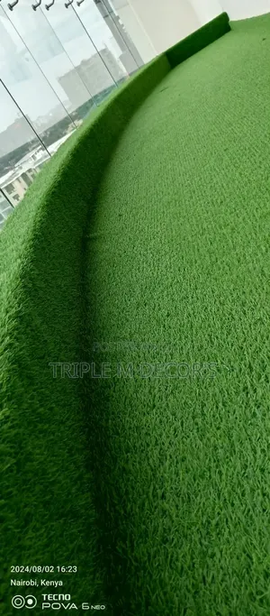 Green 20mm Artificial Grass Carpet for Balconies and Patios