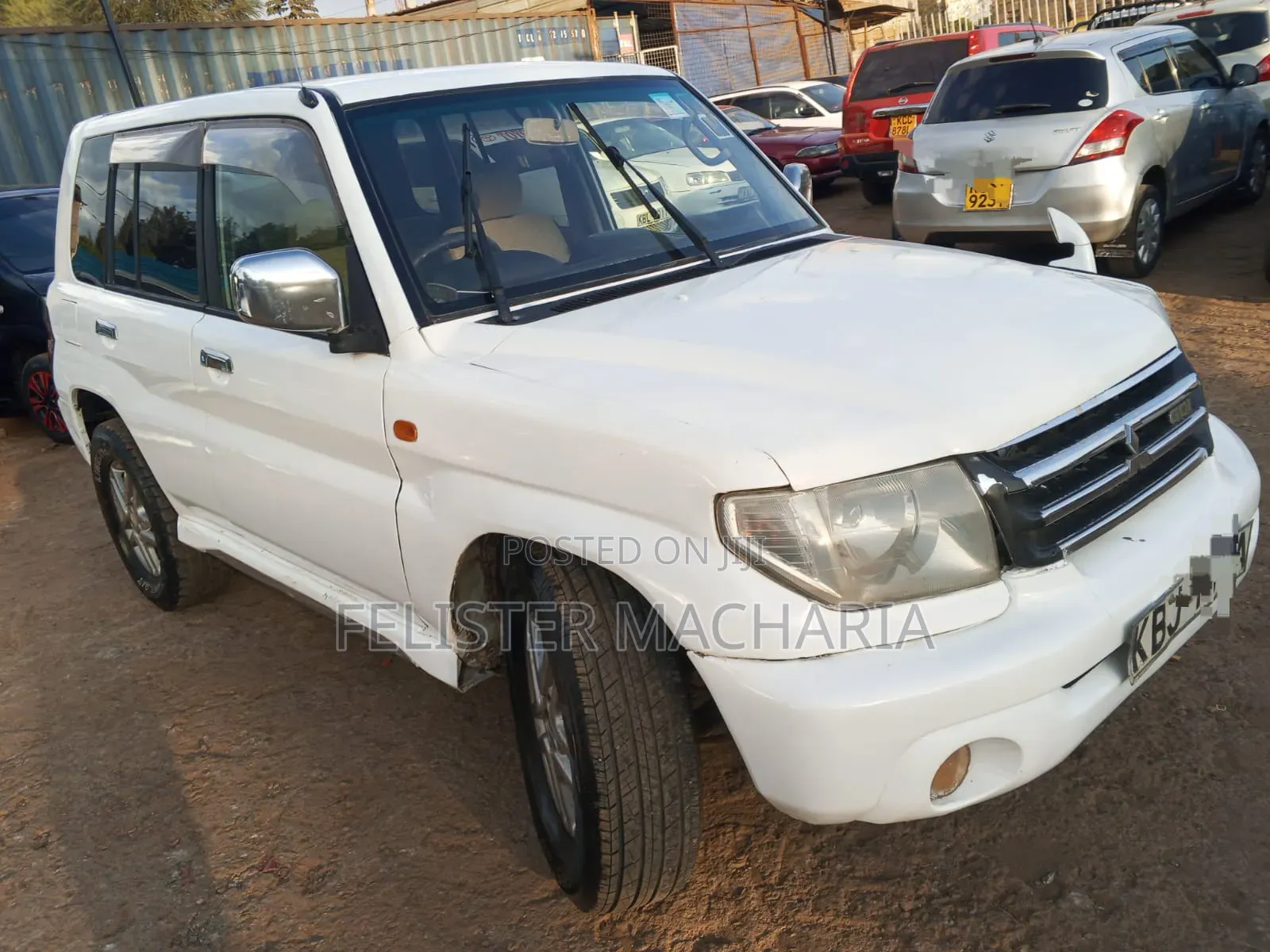 Mitsubishi Pajero 2001 White