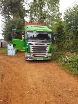 Movers & Transporters. Transit Trailers.Nairobi Kigali.28 T