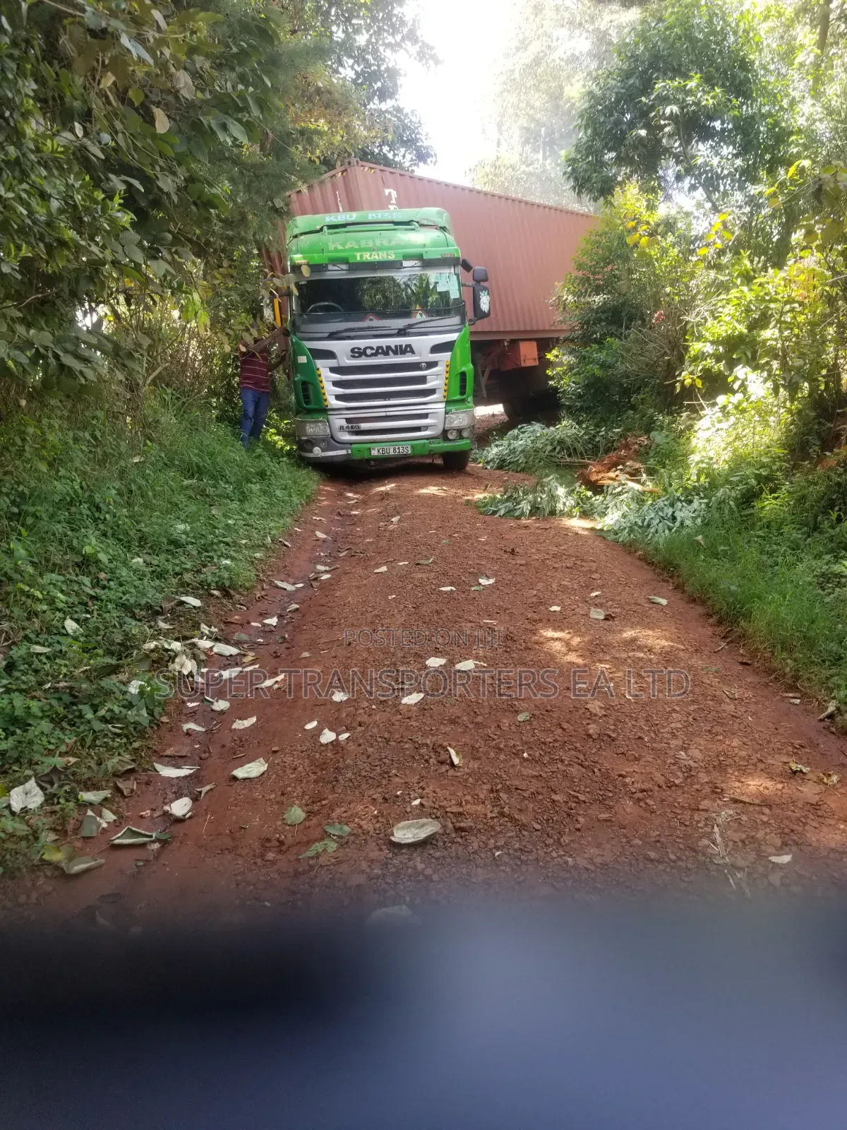 Movers & Transporters. Transit Trailers.Nairobi Kigali.28 T