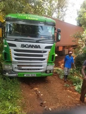 Movers & Transporters. Transit Trailers.Nairobi Kigali.28 T