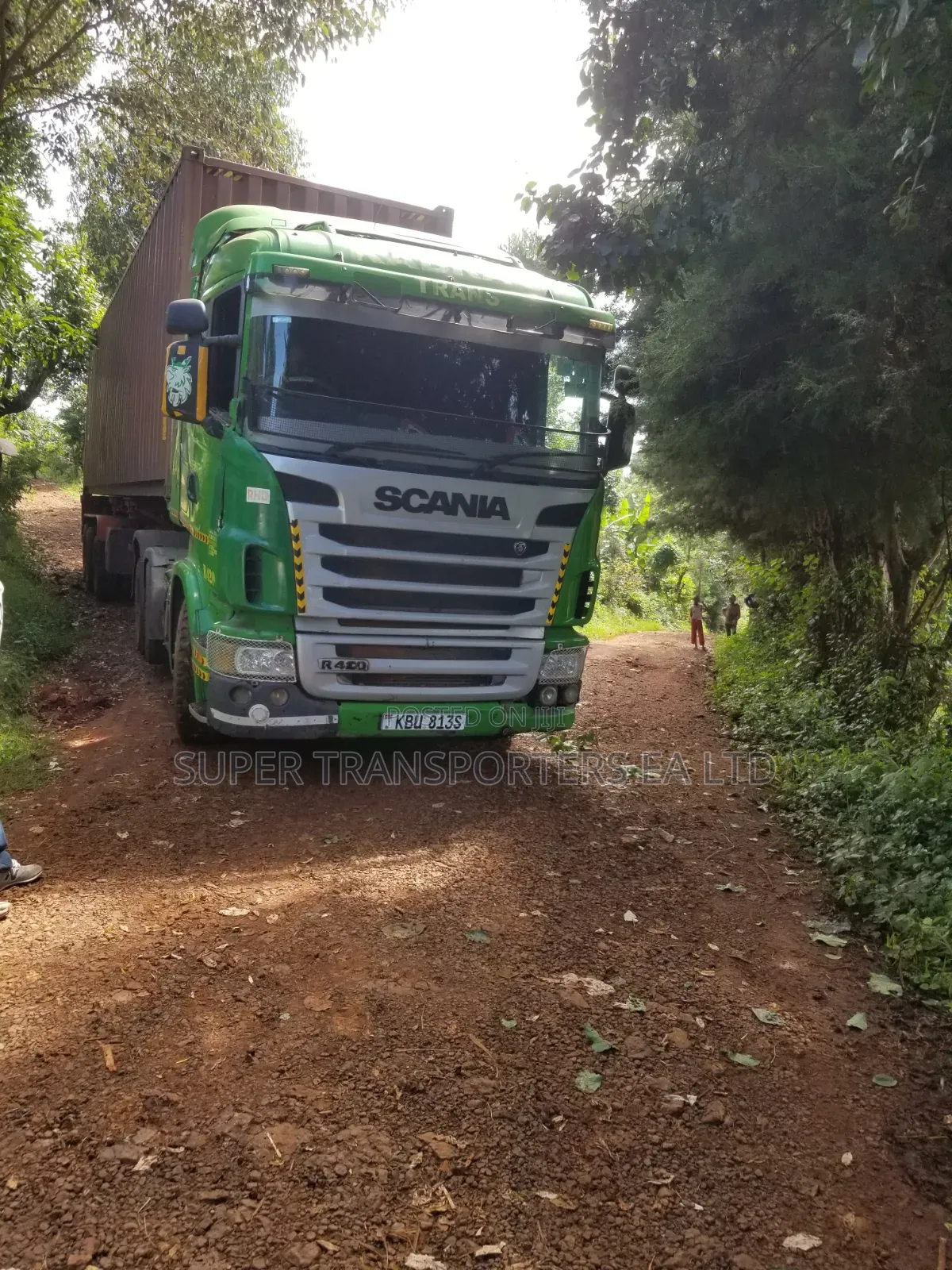 Movers & Transporters. Transit Trailers.Nairobi Kigali.28 T