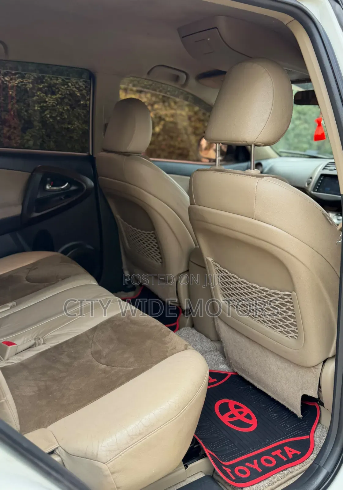 Toyota Vanguard 2012 White