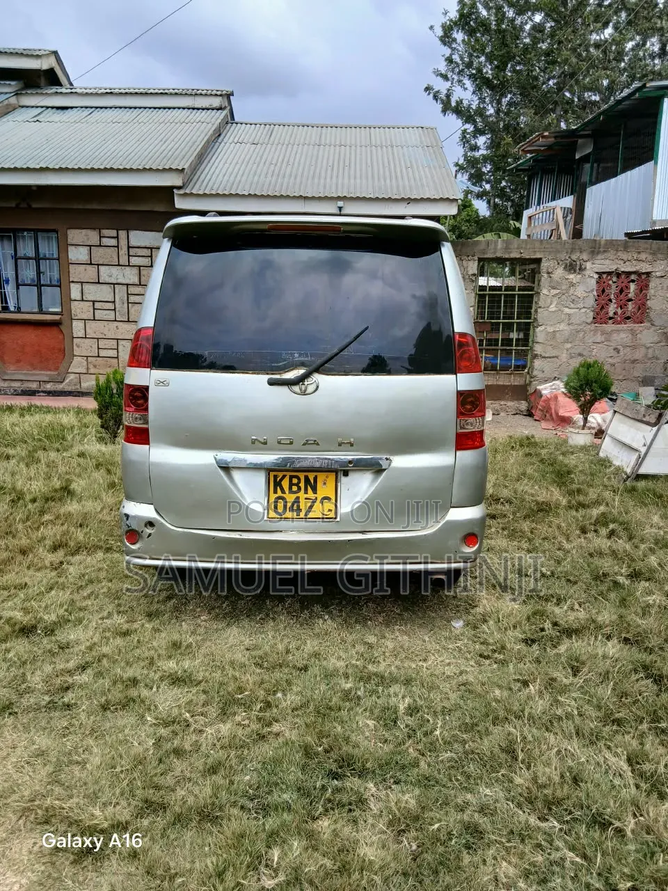 Toyota Noah 2003 Silver