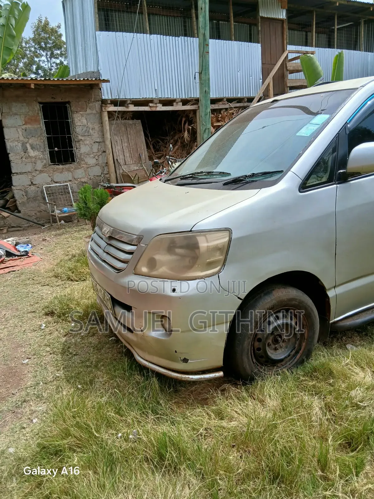 Toyota Noah 2003 Silver