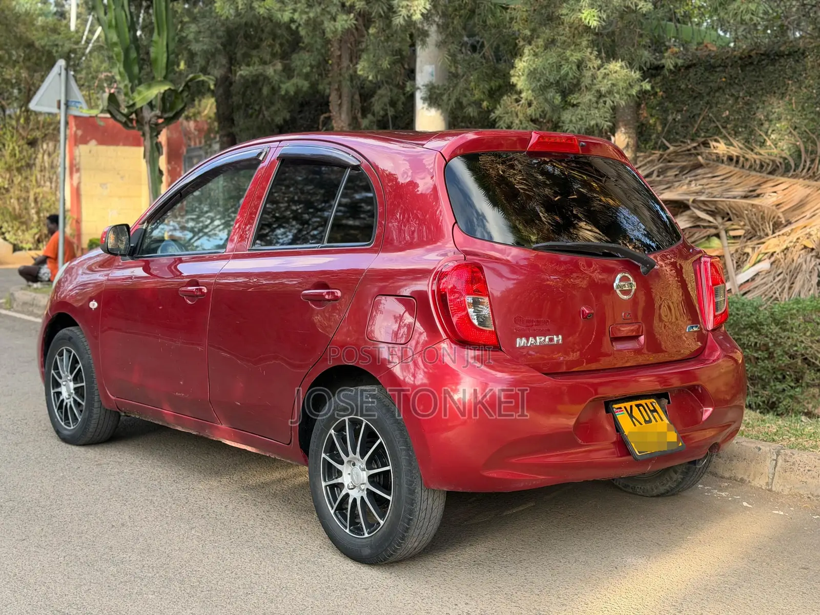 Nissan March 1.2 AWD 2015 Maroon