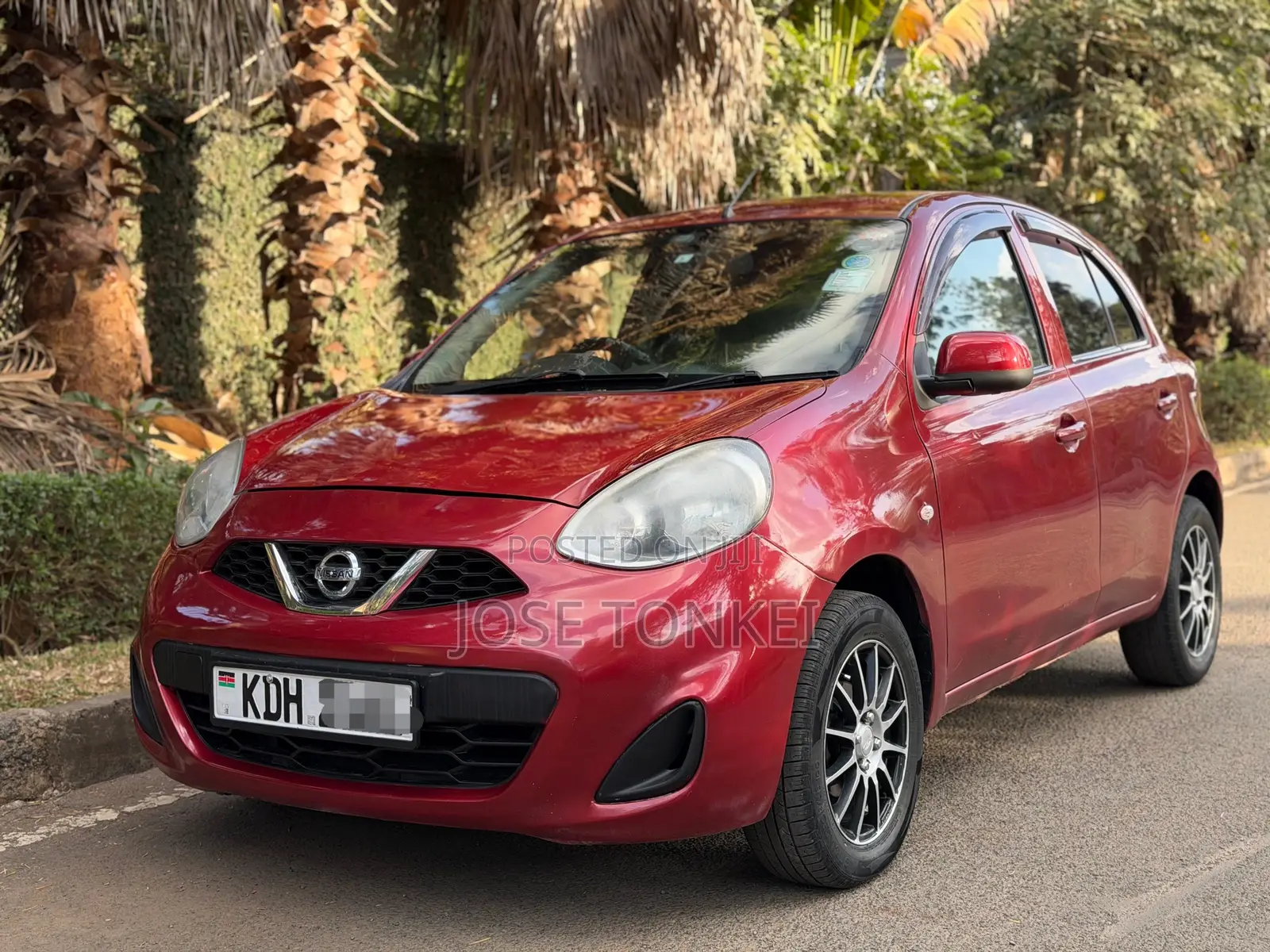 Nissan March 1.2 AWD 2015 Maroon