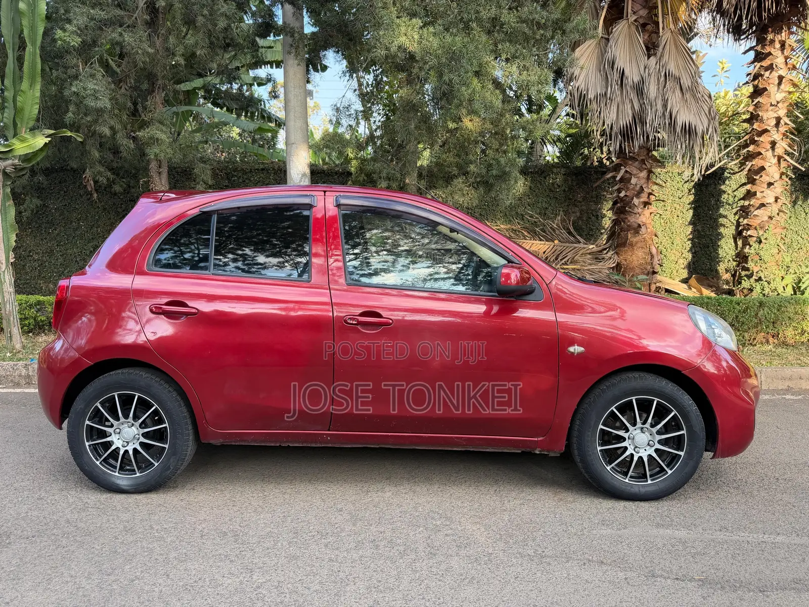 Nissan March 1.2 AWD 2015 Maroon