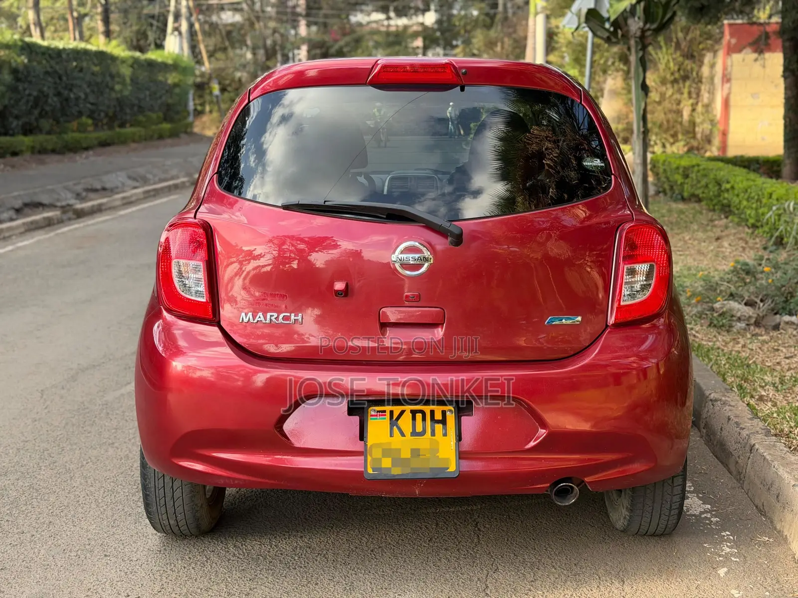 Nissan March 1.2 AWD 2015 Maroon