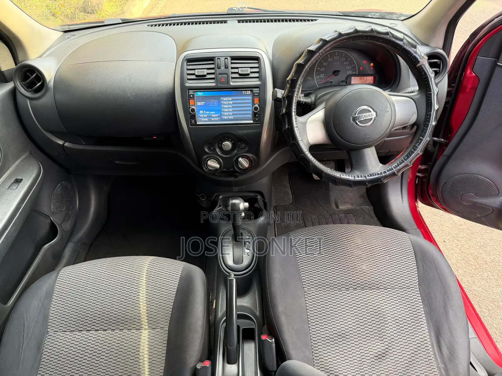 Nissan March 1.2 AWD 2015 Maroon