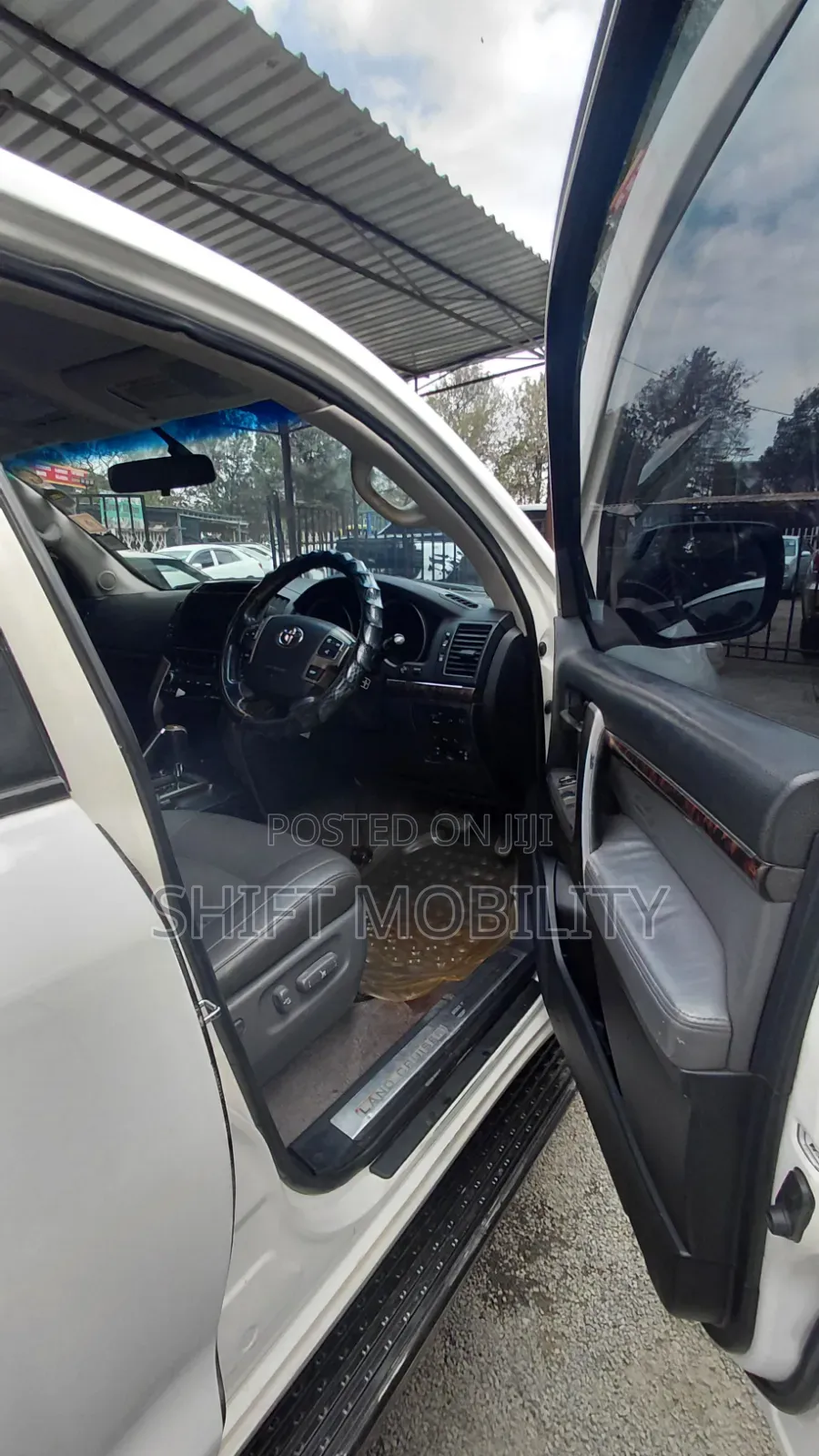 Toyota Land Cruiser 2007 White