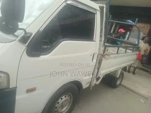 Nissan Pick-Up 2012 White