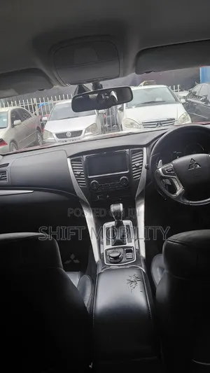Mitsubishi Pajero 2017 Red