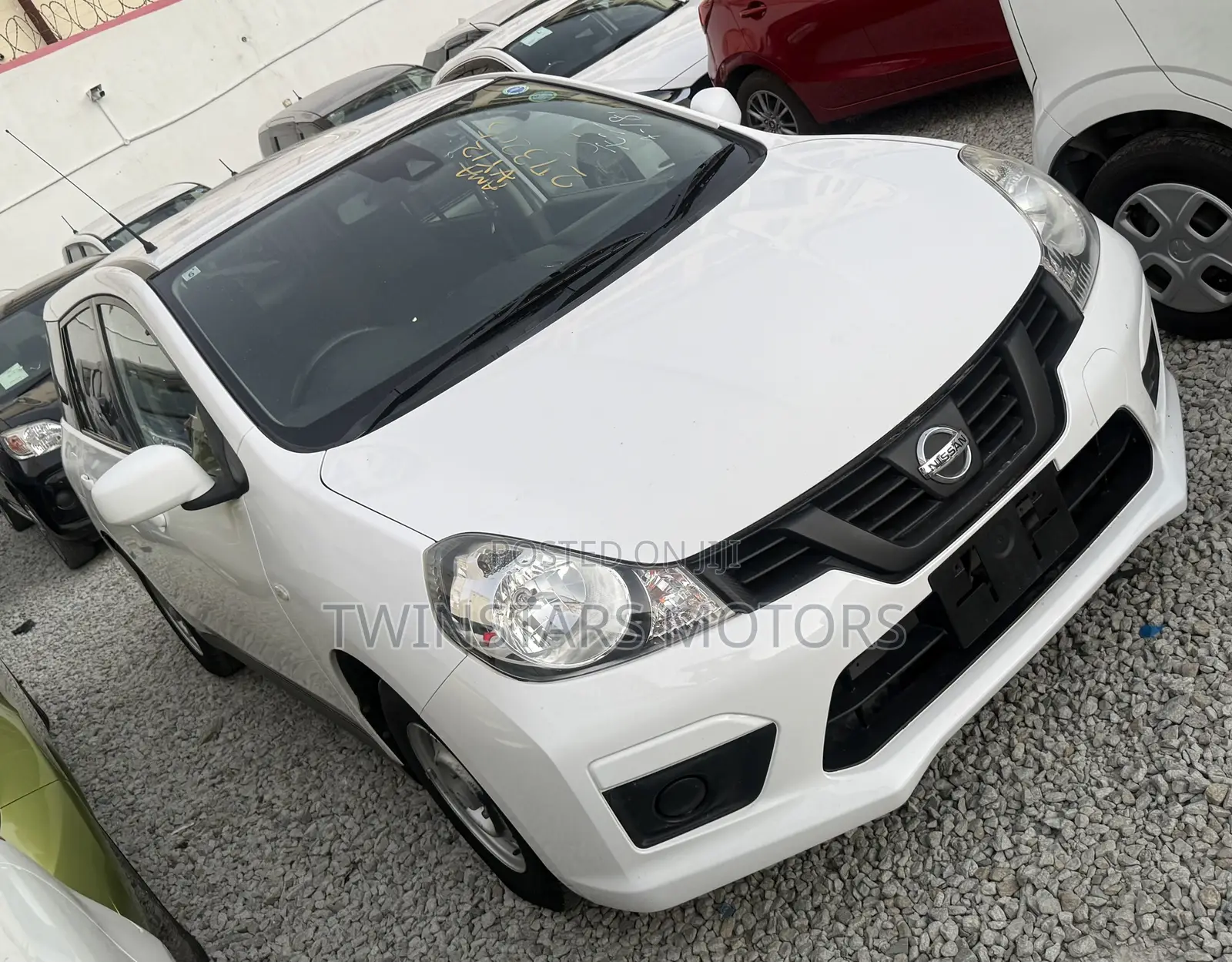 Nissan Advan 2020 White