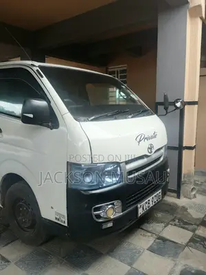 Toyota HiAce 2007 White